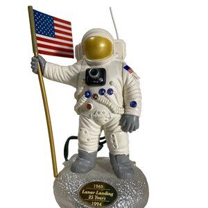 Hallmark Astronaut Neil Armstrong The EAGLE HAS LANDED Ornament vintage 1994
